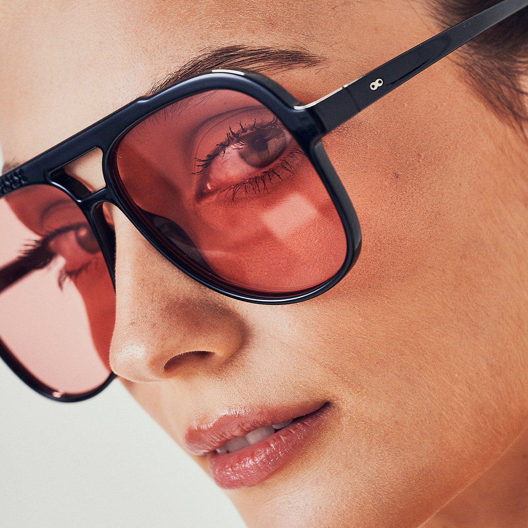 Triple Xxx Negro Brillo Lente Rosa