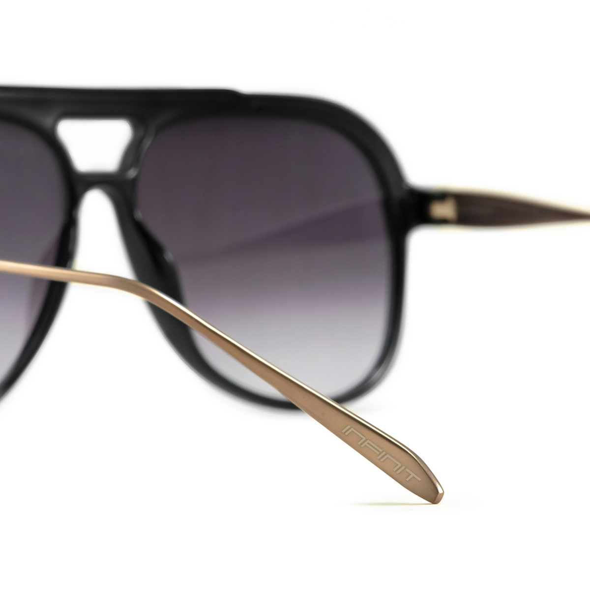 Triple Xxx Metal Negro Brillo Lente Gris Degrade