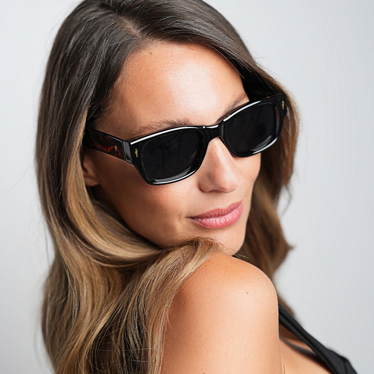 Veneto Negro Carey Lente Gris By Pampita