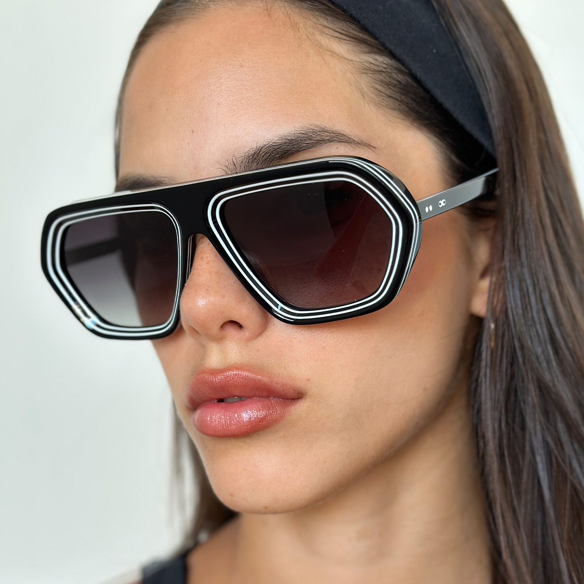 Hanoi Negro Brillo Lente Gris Degrade