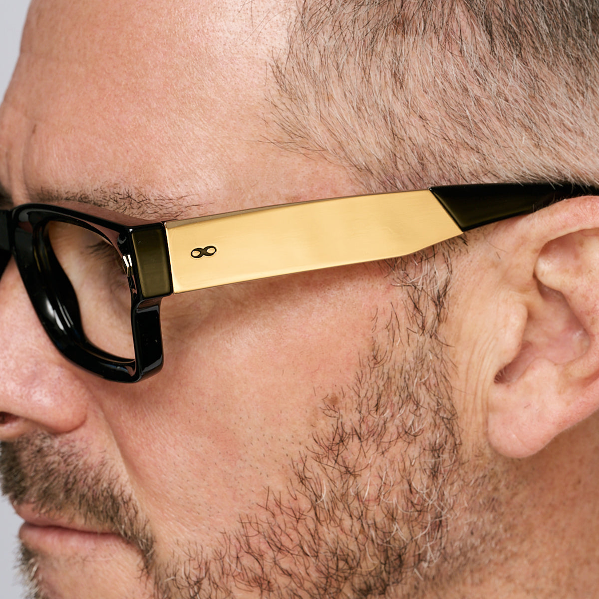 Armazon Admiration Metal Negro Brillo