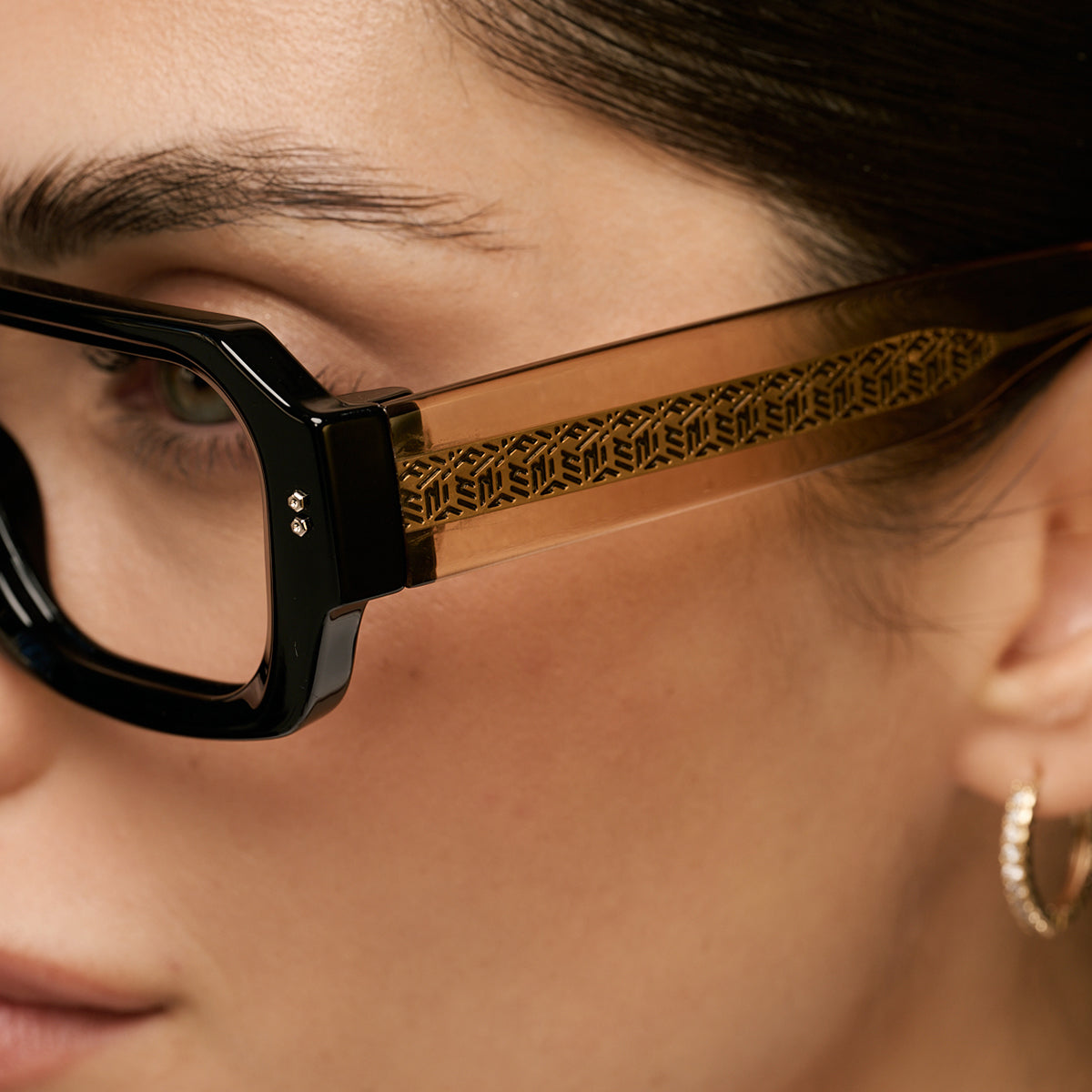 Armazon Bronx Negro Brillo Tostado