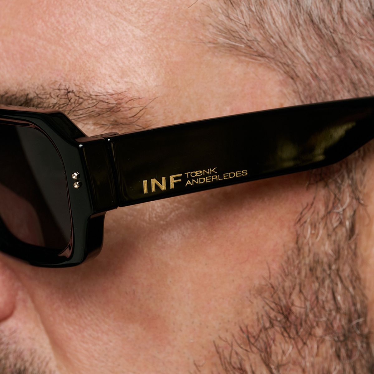 Bronx Negro Brillo Lente Gris