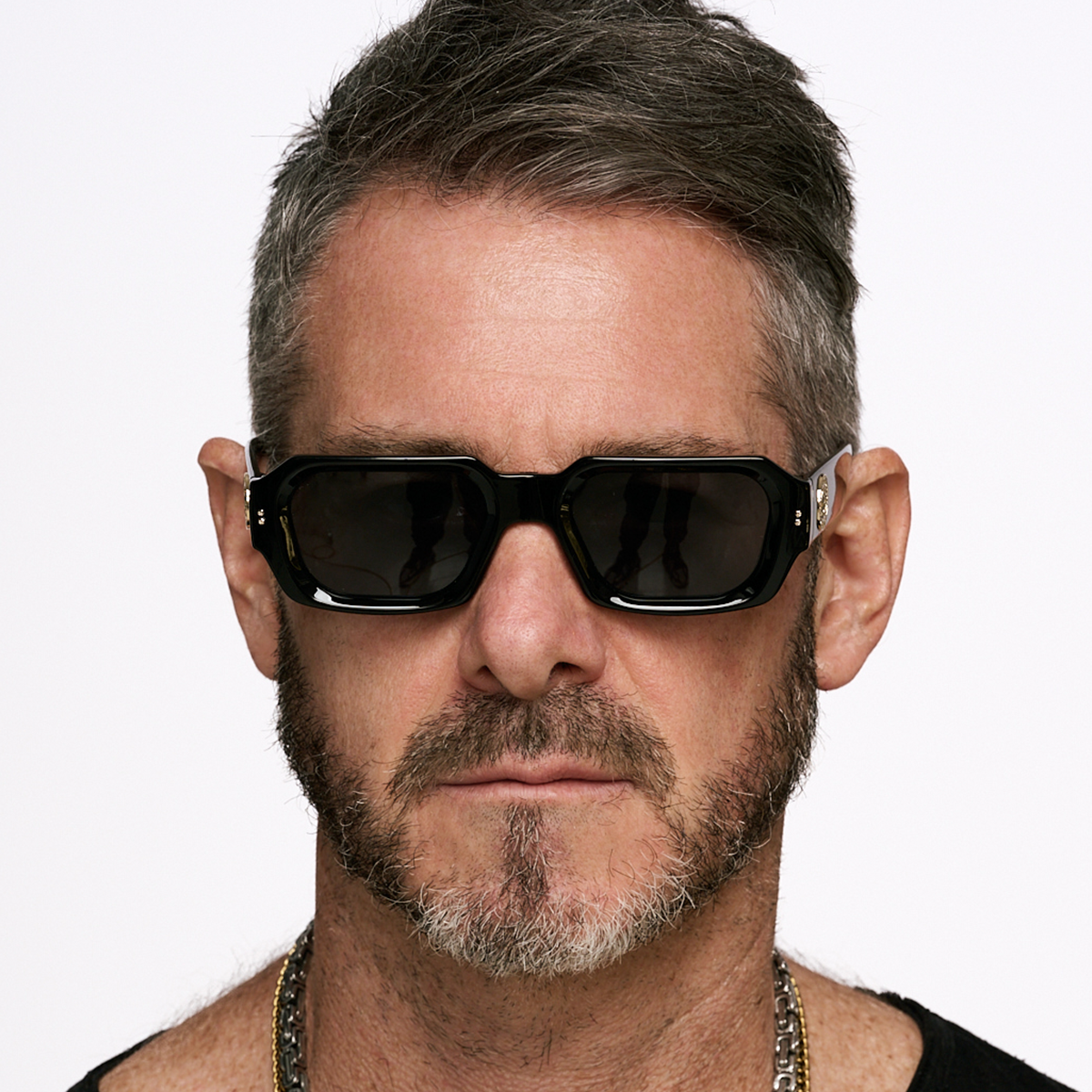 Bronx Negro Brillo Lente Gris Uroboro Metal