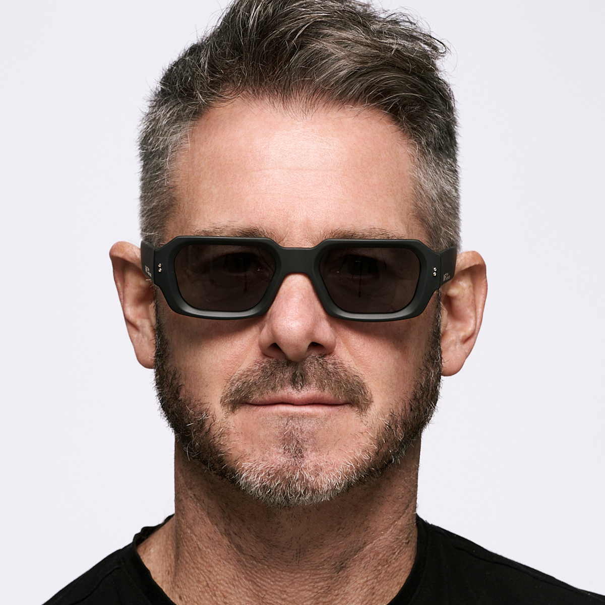 Bronx Negro Mate Lente Gris