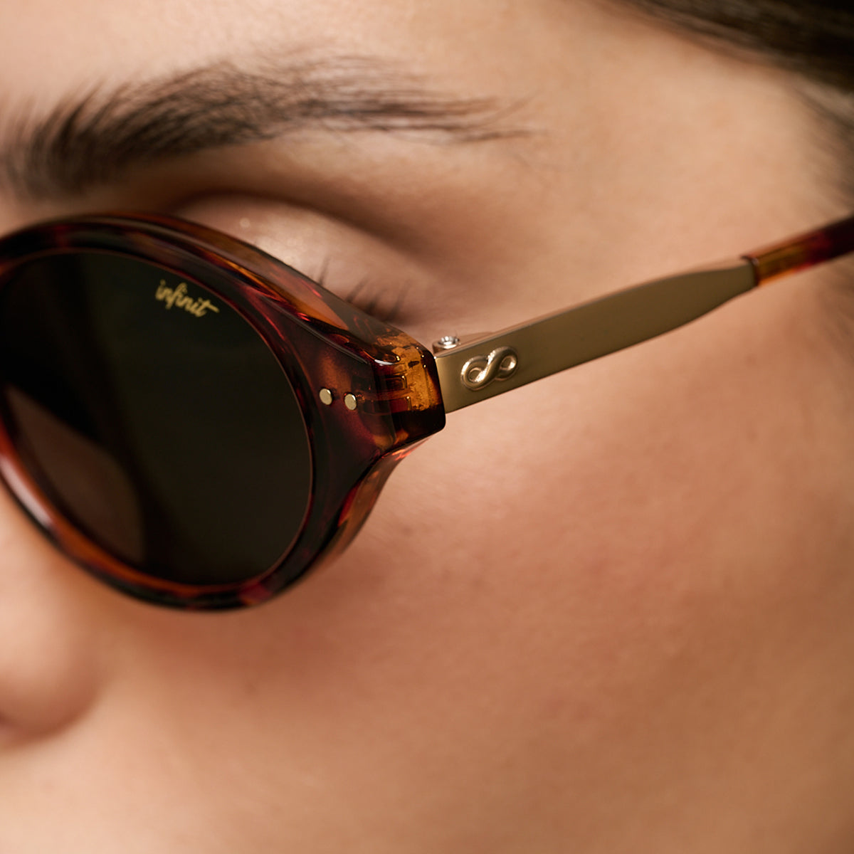 Cali Carey Lente Verde