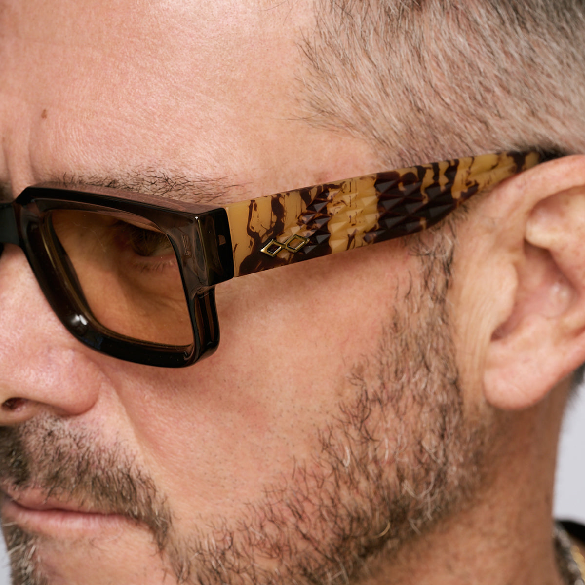 Exclamation 3D Gris Carey Lente Tostado