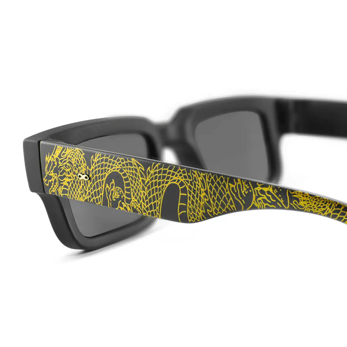 Exclamation Dragon Dorado Negro Mate Lente Gris