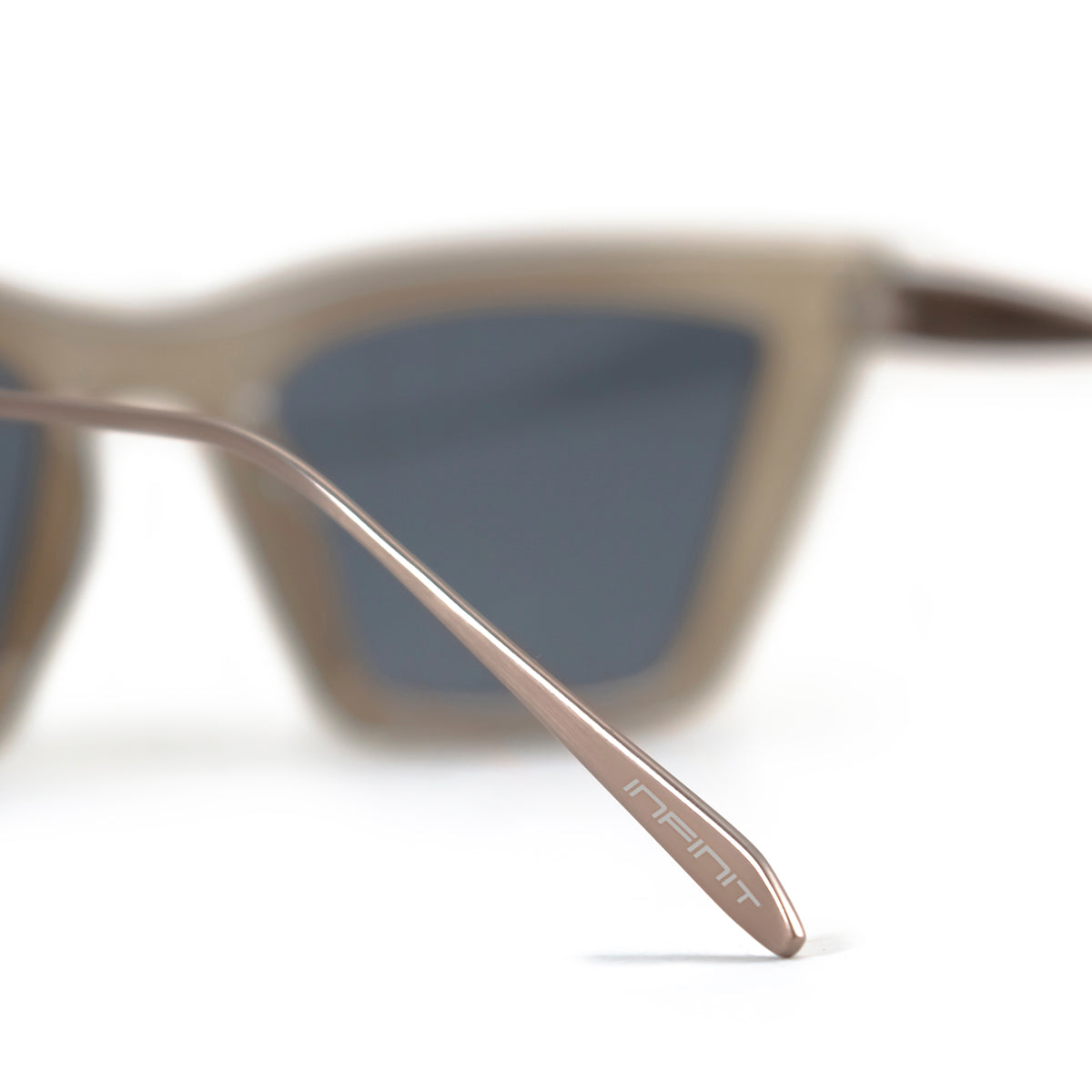 Anteojos De Sol Frida Special Metal Edition Milky Brown Lente Gris