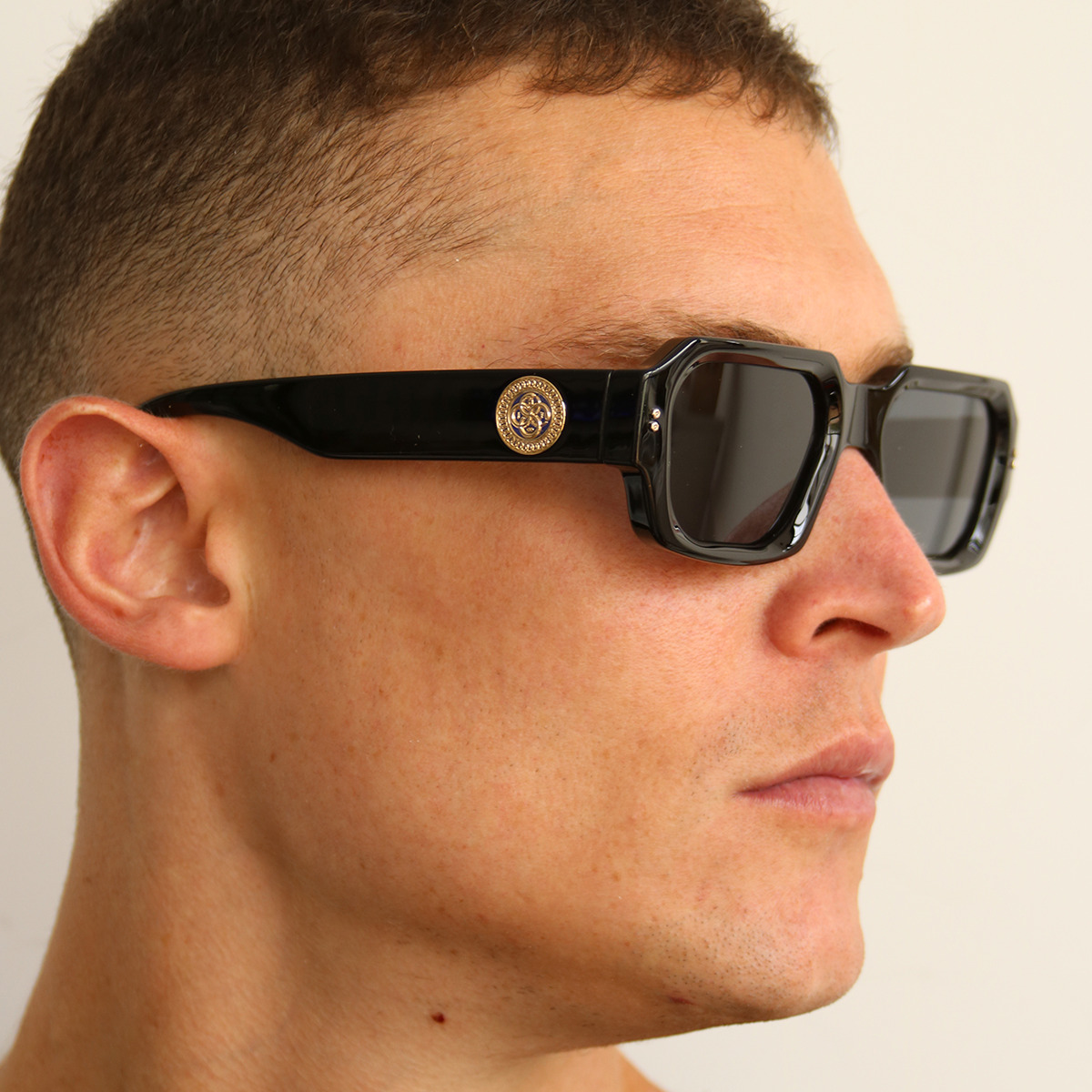 Bronx Negro Brillo Lente Gris Uroboro Metal