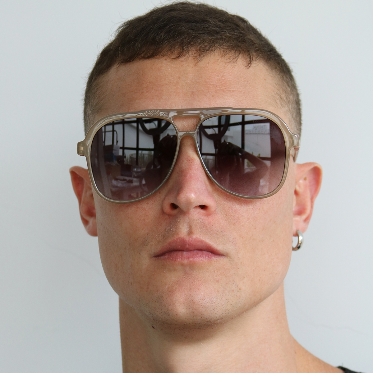 Triple Xxx Metal Milky Brown Lente Gris Degrade