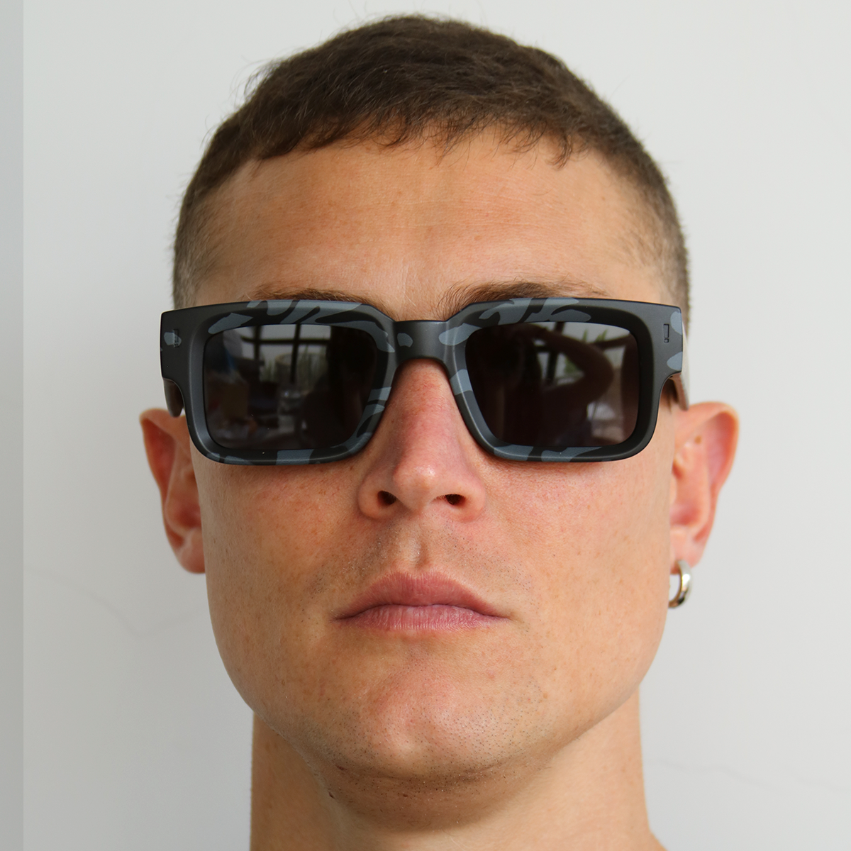 Exclamation Gris Camouflage Lente Gris