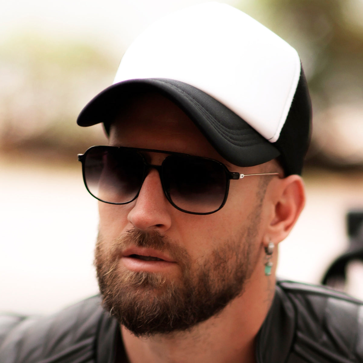 Caravan Negro Brillo Lente Gris Horizon