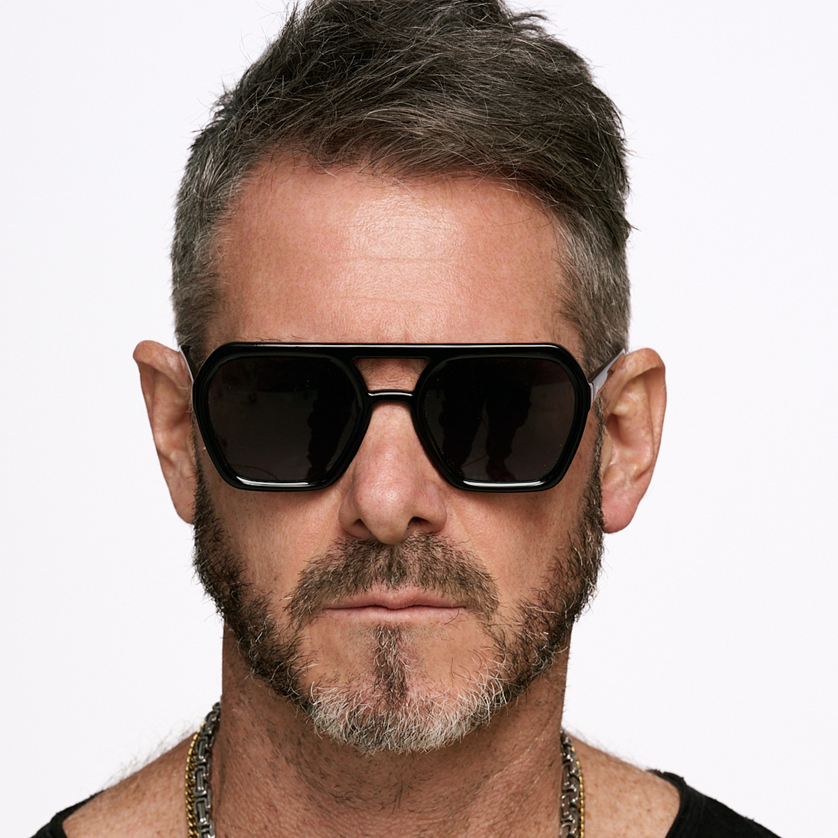 Lyon Negro Brillo Lente Gris