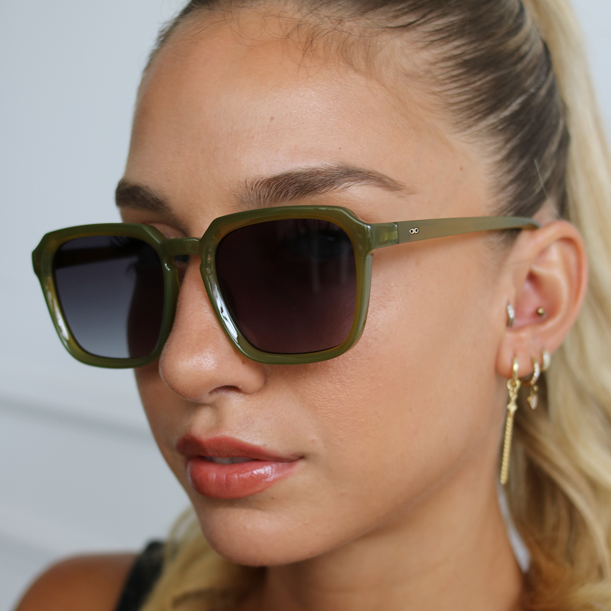 Monaco Milky Green Lente Gris Degrade