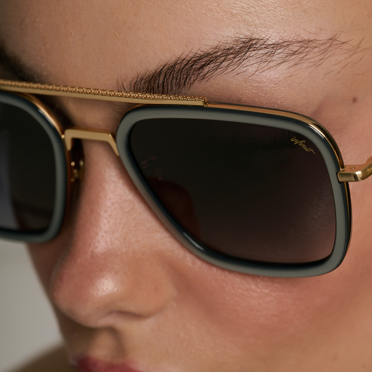 Montecarlo Gris Perlado Lente Gris Degrade