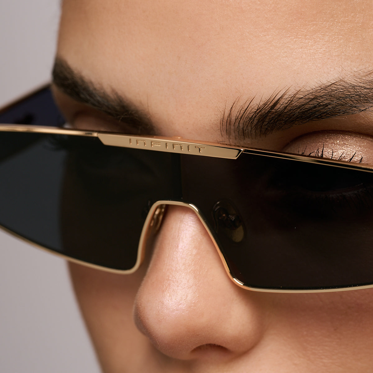 Panoramic Dorado Lente Gris