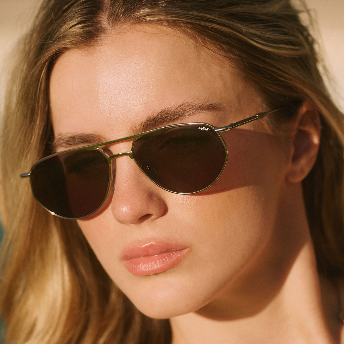 Petra Plateado Lente Verde