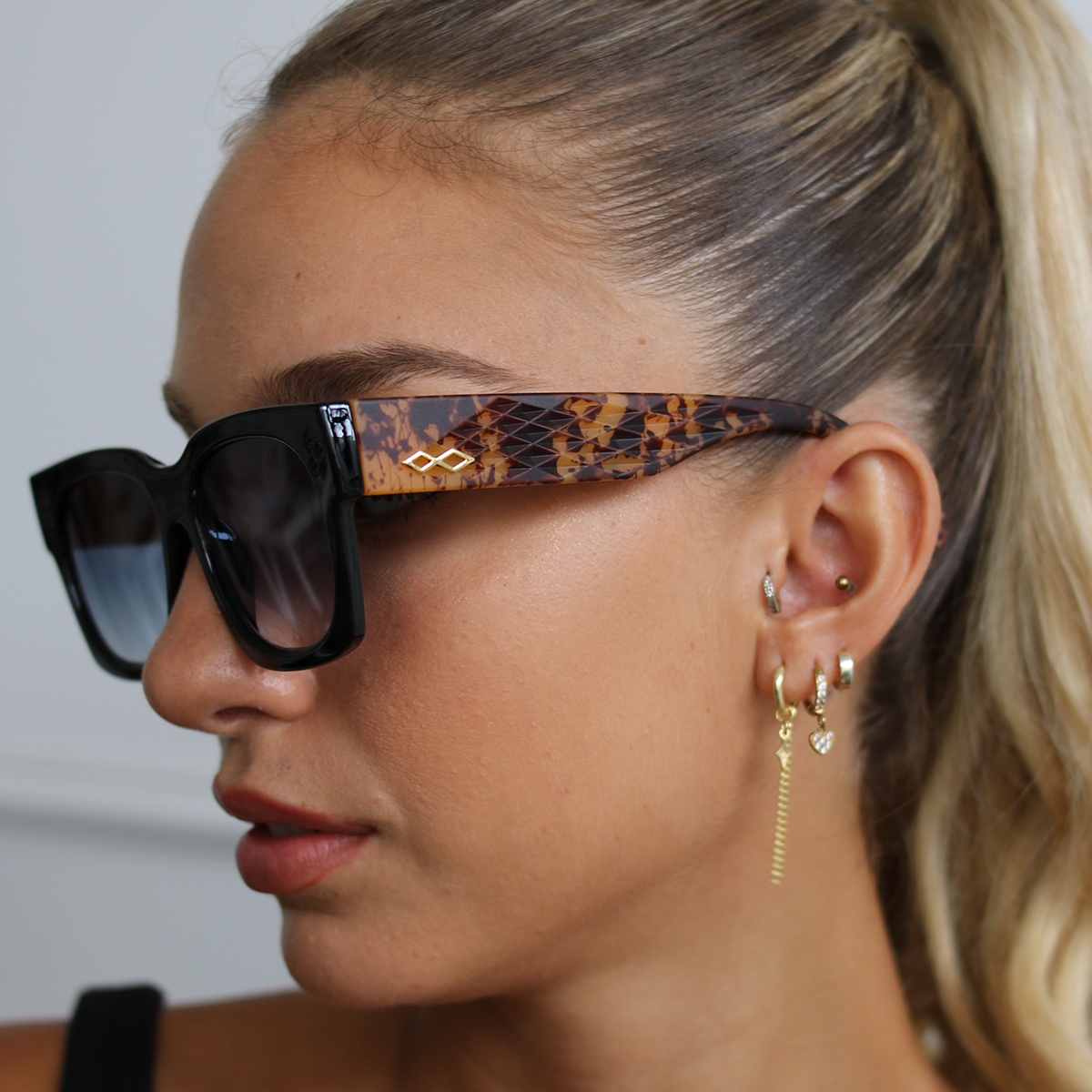 Platon 3D Negro Brillo Carey Lente Azul Degrade