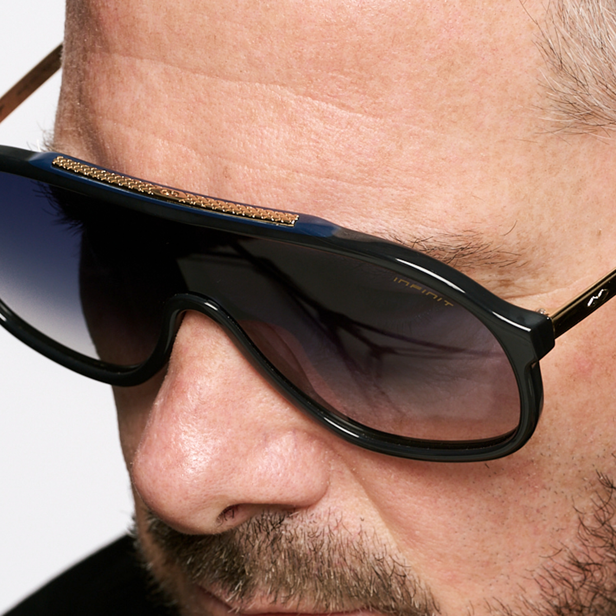 Silverstone Gris Perlado Lente Azul Degrade