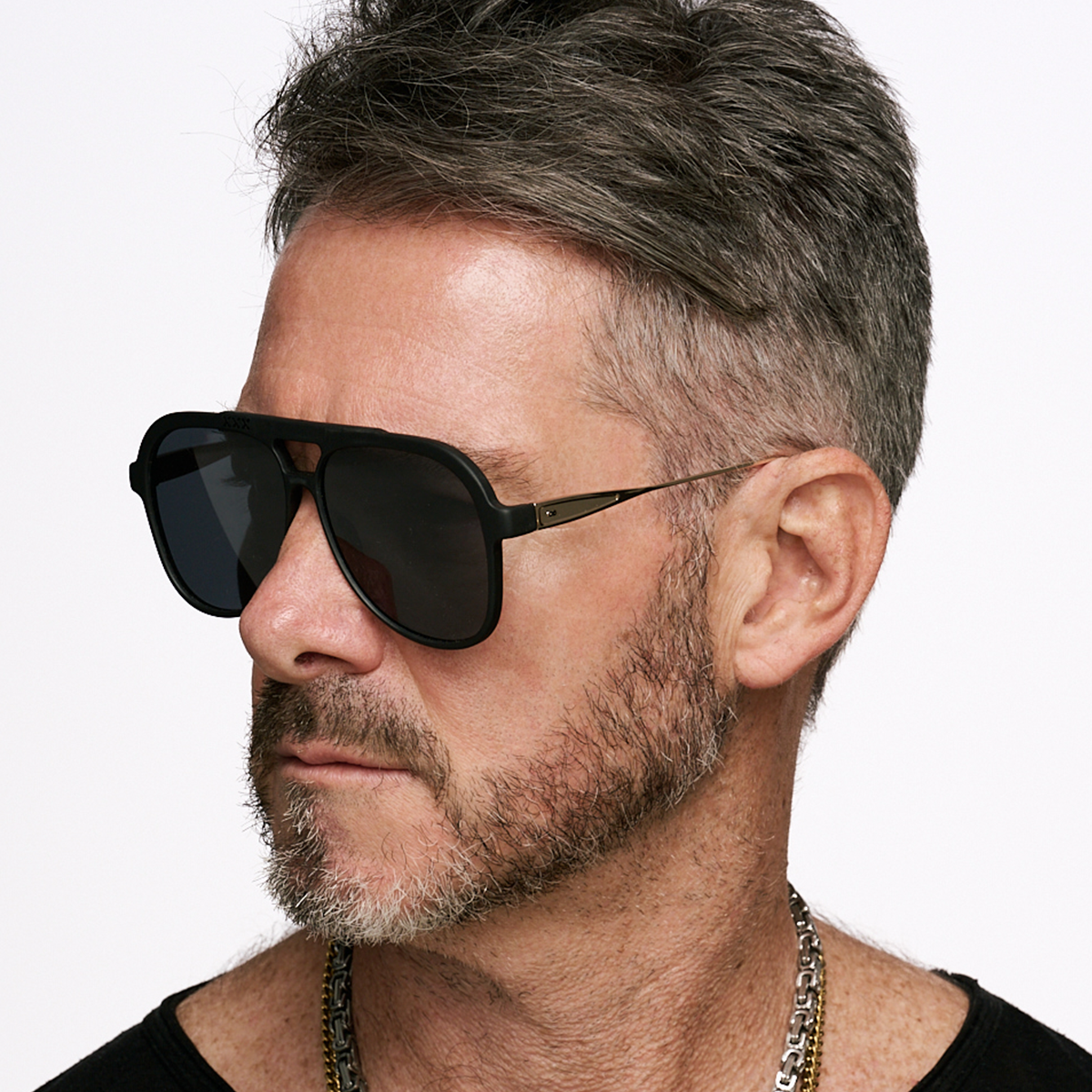 Triple Xxx Metal Negro Mate Lente Gris