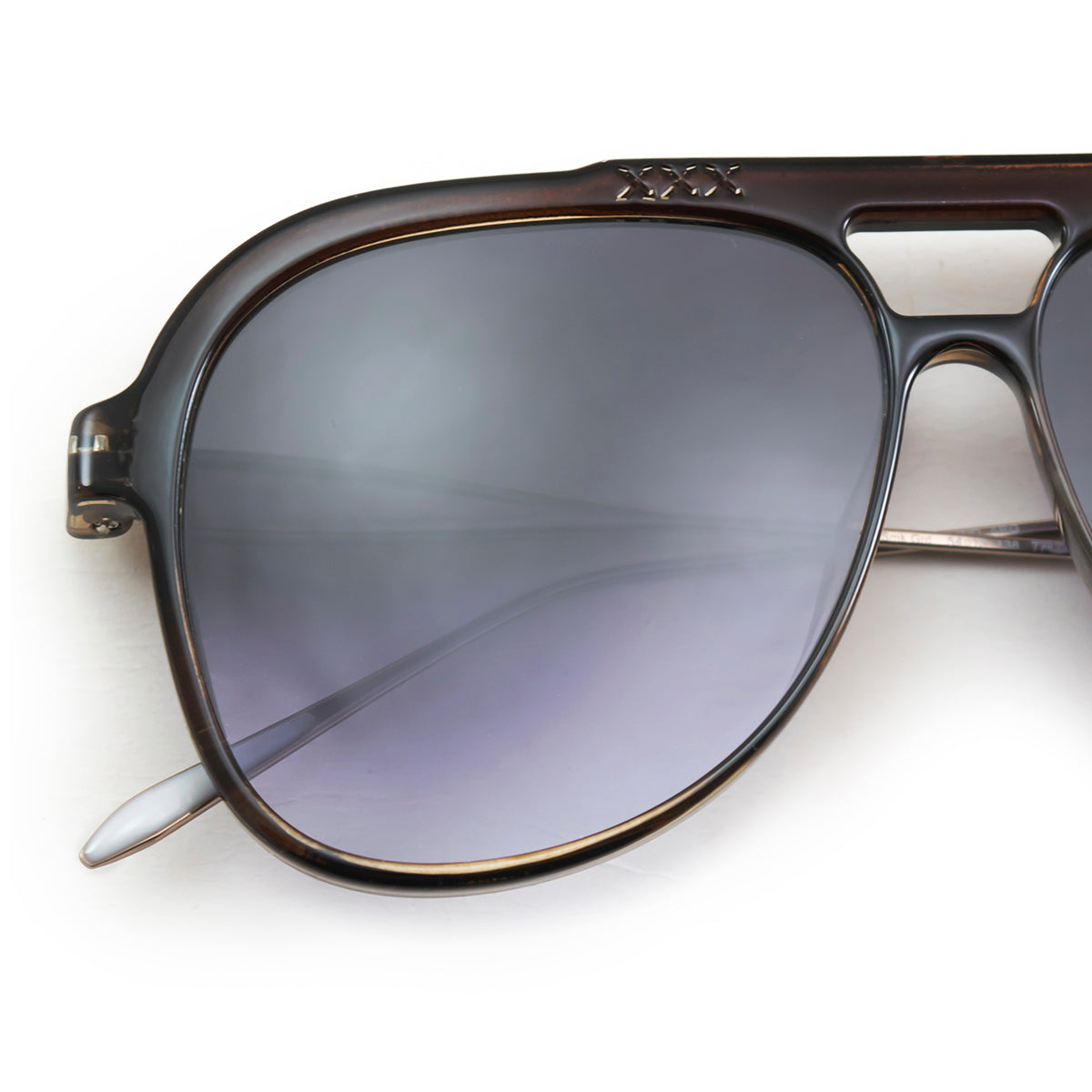 Triple Xxx Metal Translucido Marron Lente Gris Degrade