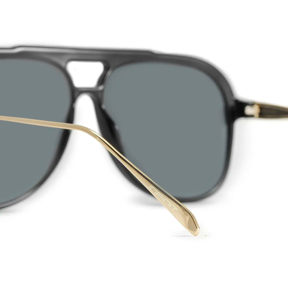 Triple Xxx Metal Negro Brillo Lente Gris