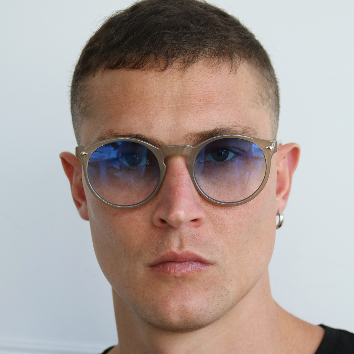 Tulum Milky Brown Lente Suave Espejada Azul Degrade