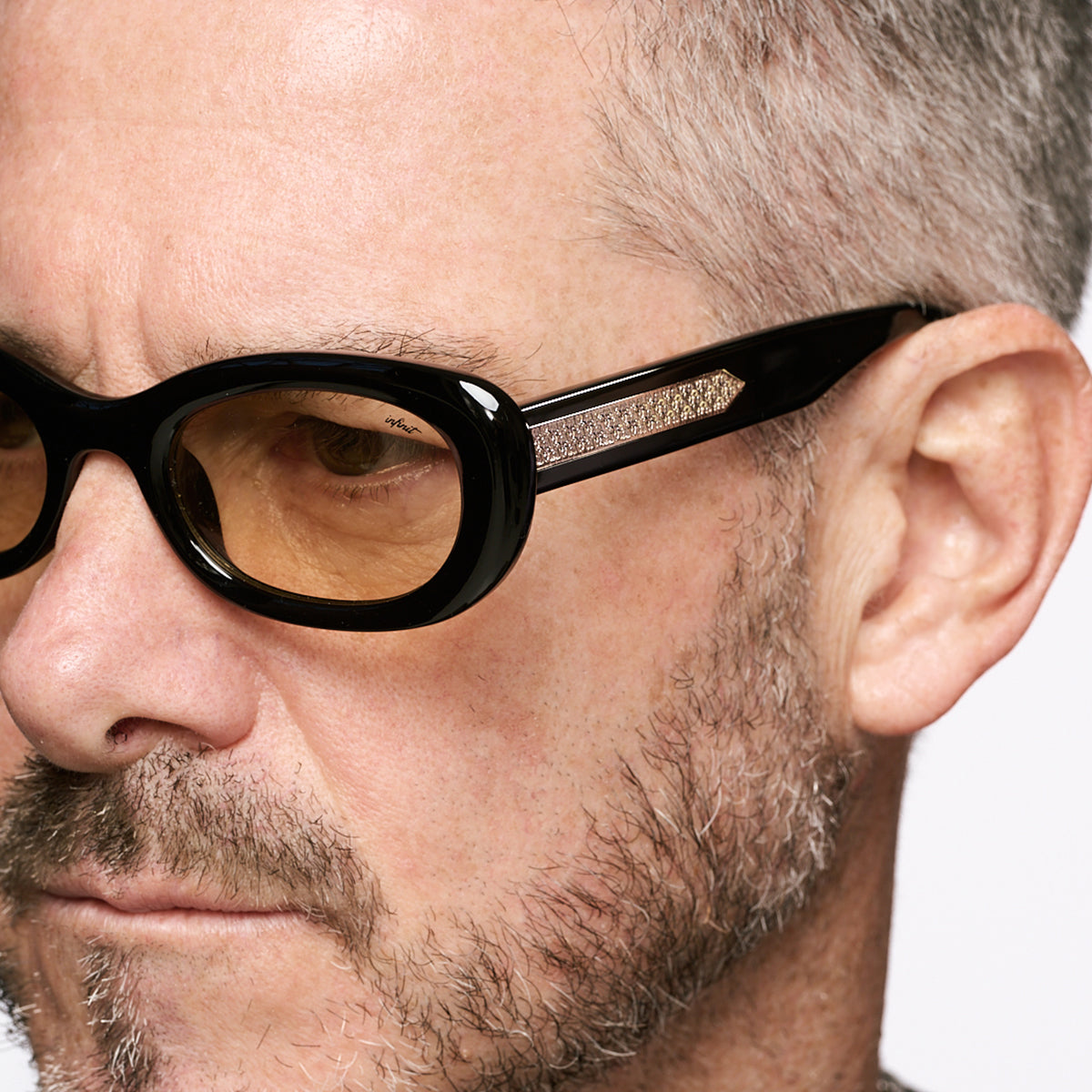 Twiggy Negro Brillo Lente Tostado