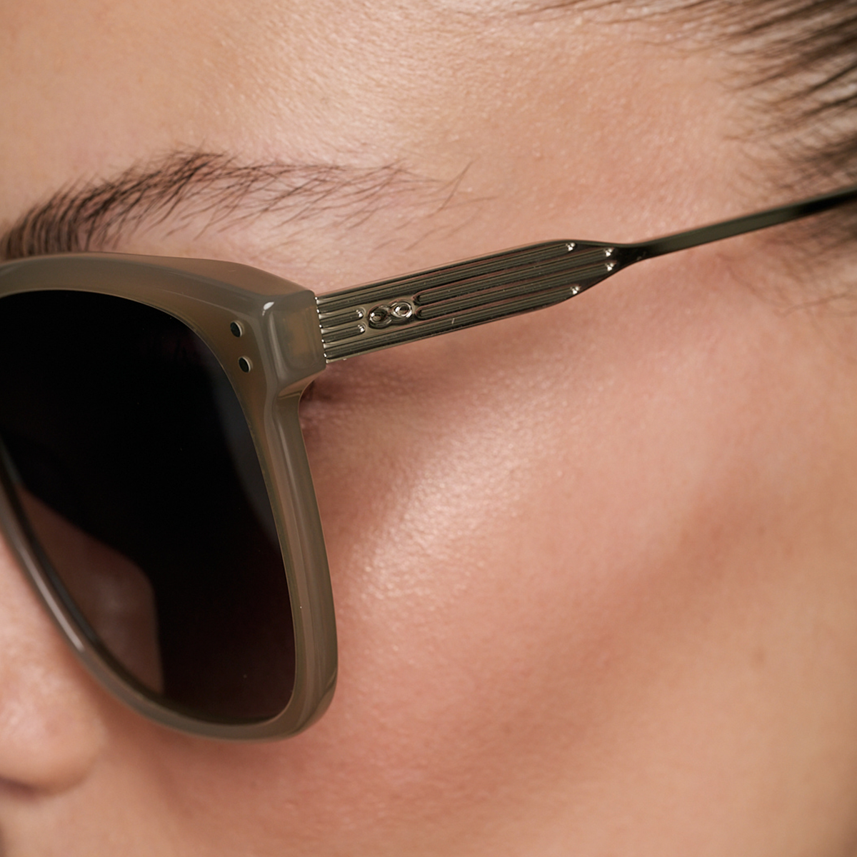 Verona Milky Brown Lente Gris Degrade