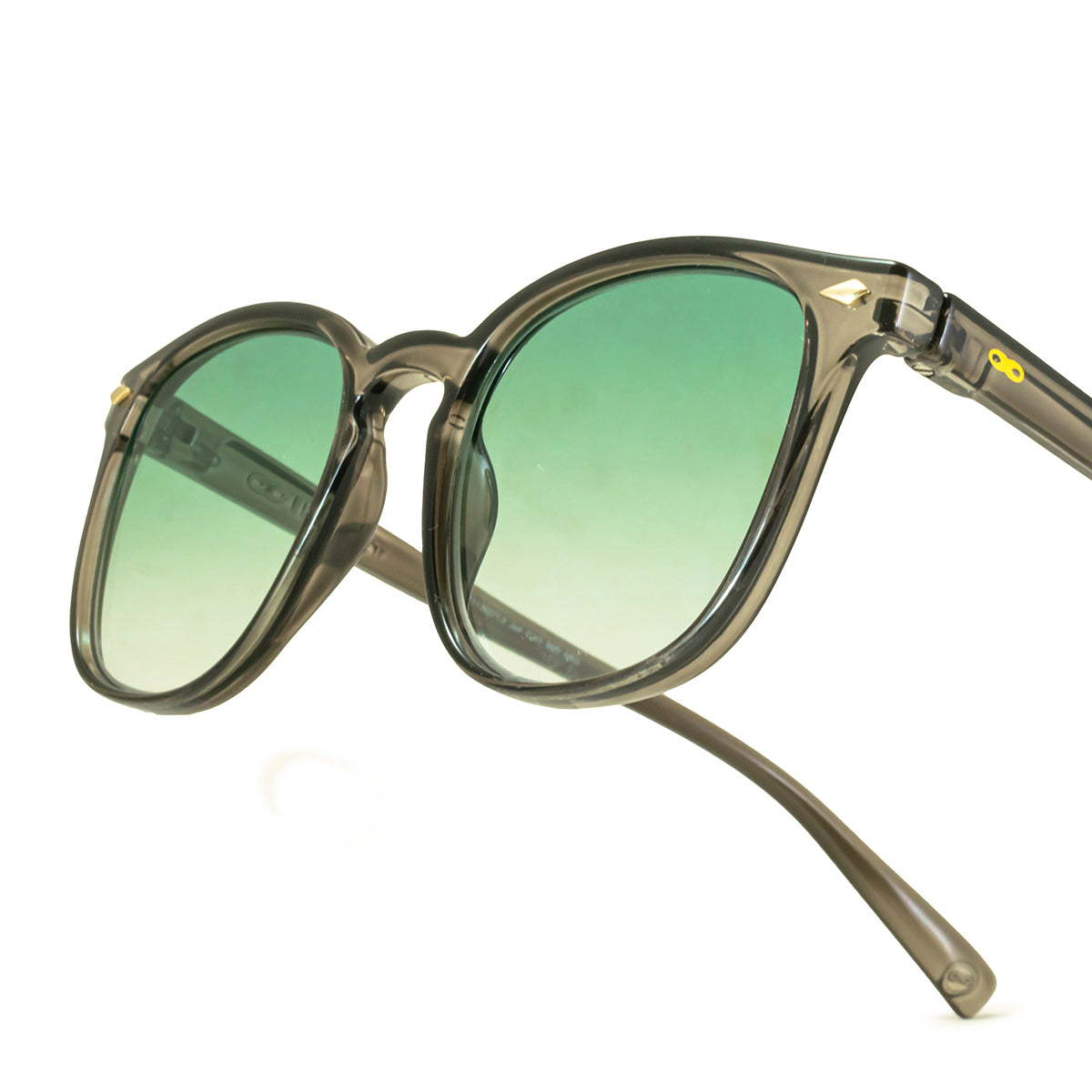 Xenote Translucido Gris Lente Verde Degrade