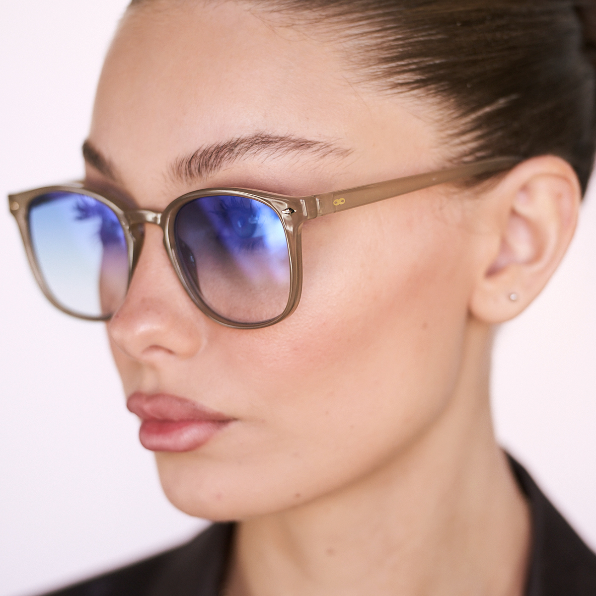 Xenote Milky Brown Lente Suave Espejada Azul Degrade
