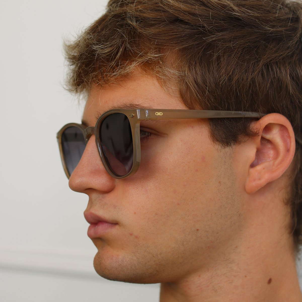 Xenote Milky Brown Lente Gris Degrade