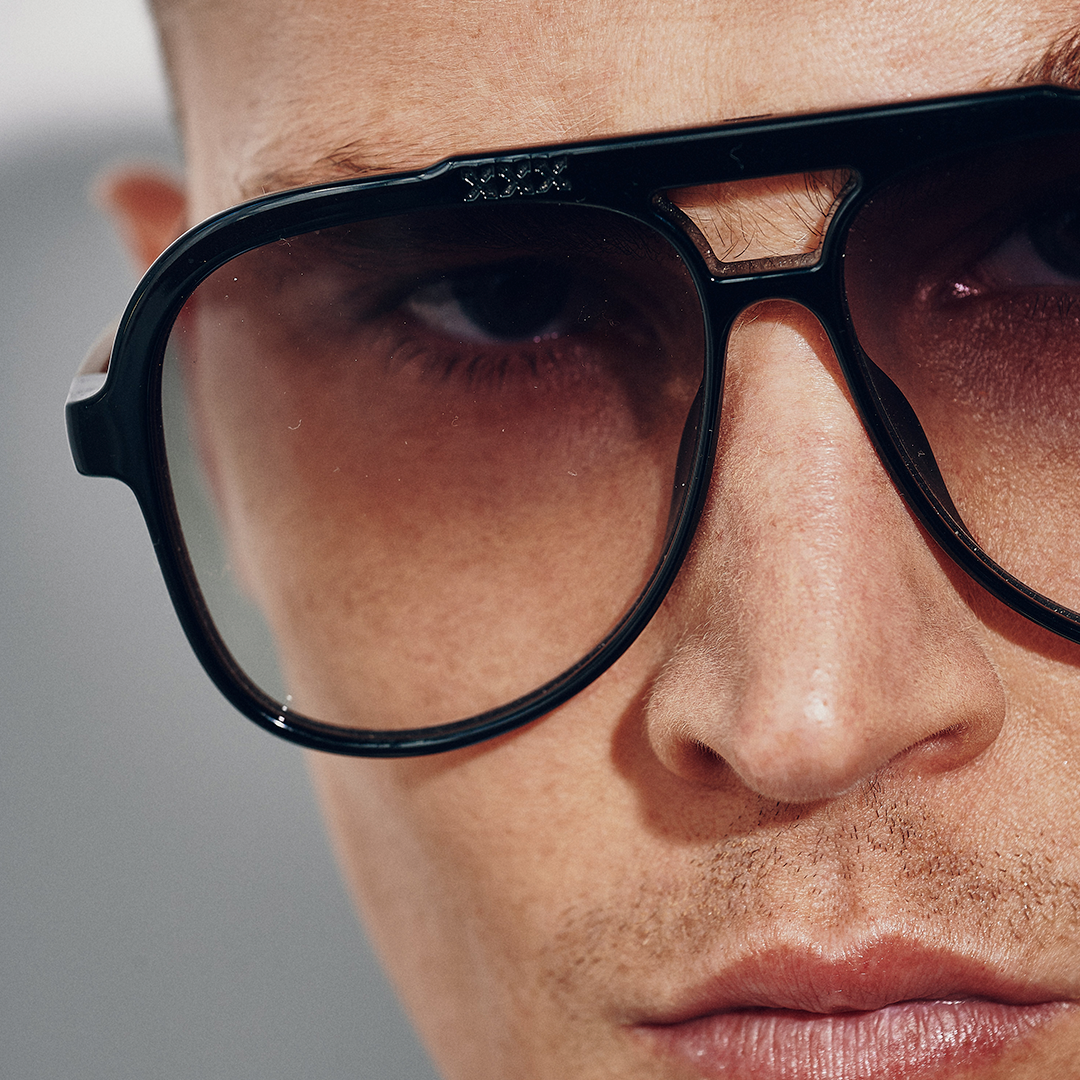 Triple Xxx Metal Negro Brillo Lente Oliva Degrade