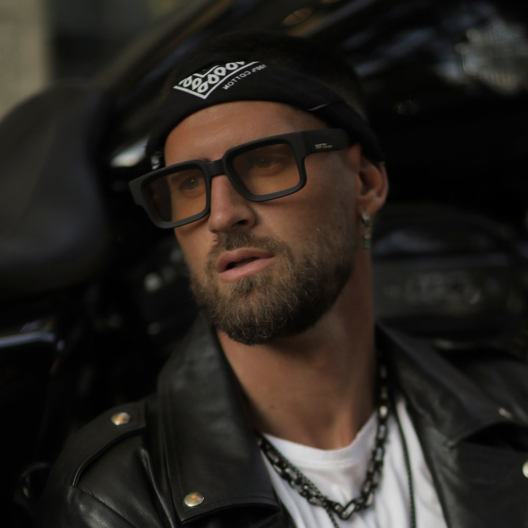 Exclamation Negro Mate Lente Naranja Degradé