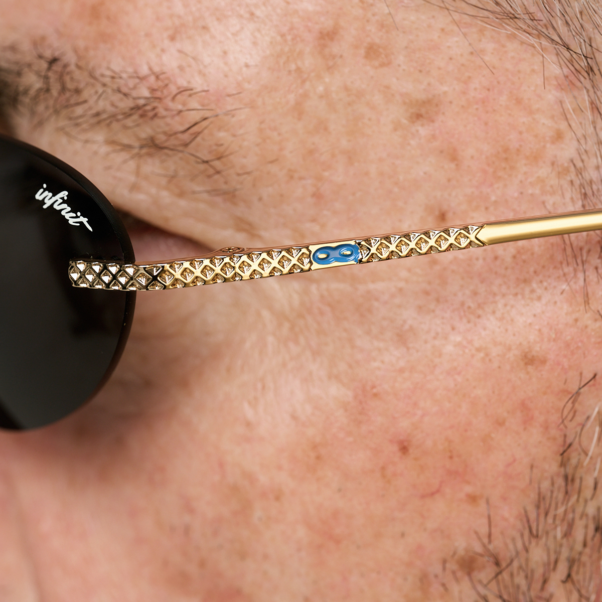 Aero Oval Gold Lente Gris