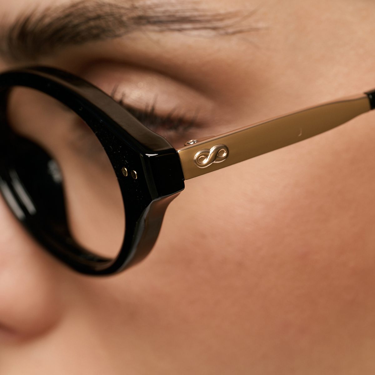 Armazon Cali Negro Brillo