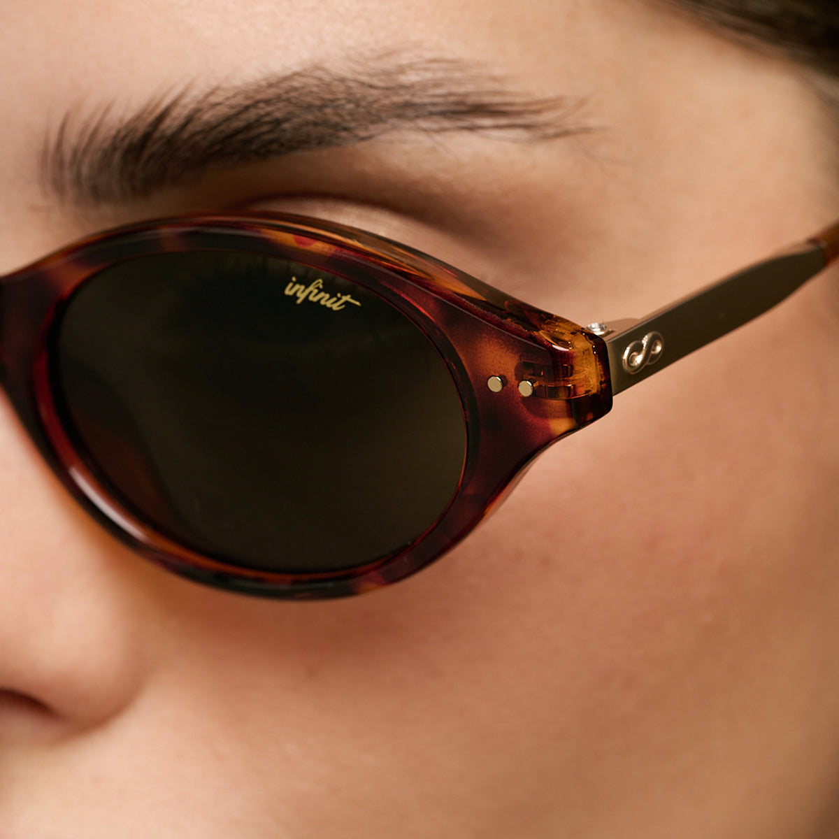 Cali Carey Lente Verde