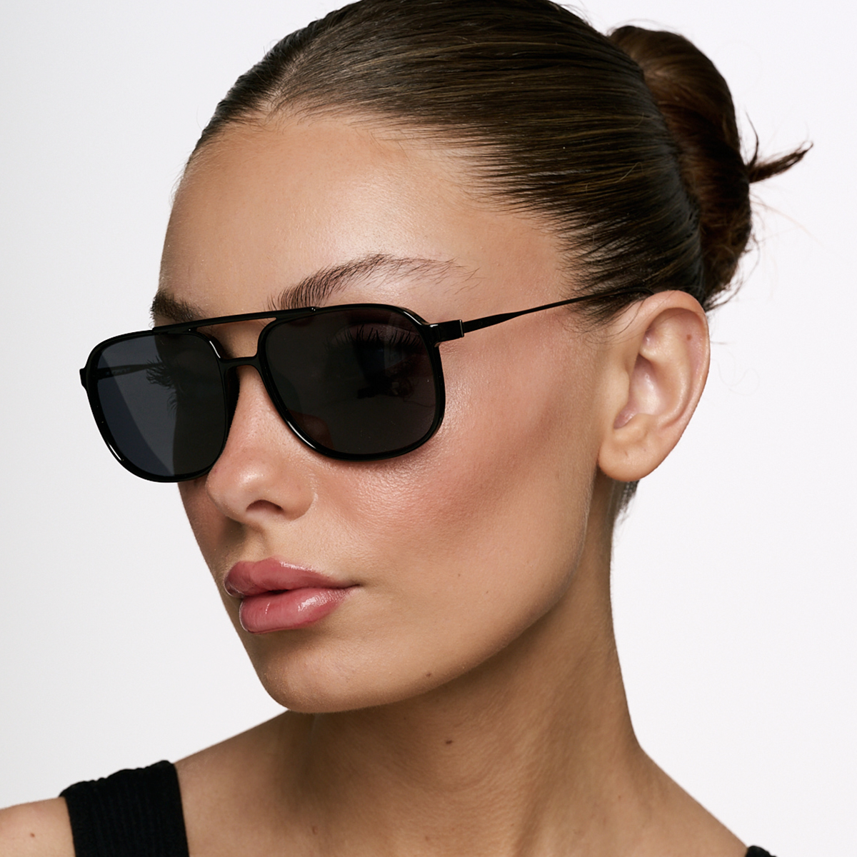 Caravan Negro Brillo Lente Gris Polarizado