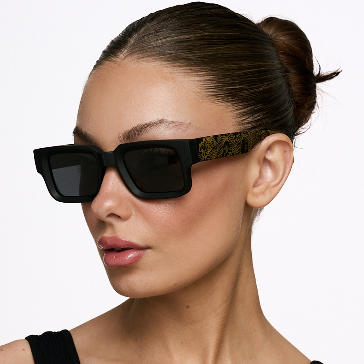 Exclamation Dragon Dorado Negro Mate Lente Gris