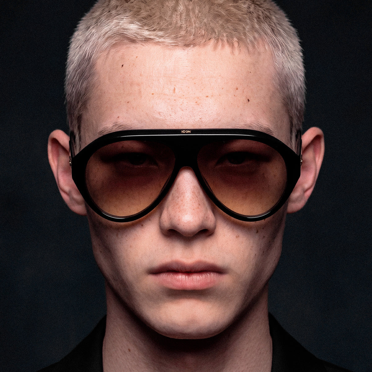 Icon Negro Brillo Lente Marron Degrade