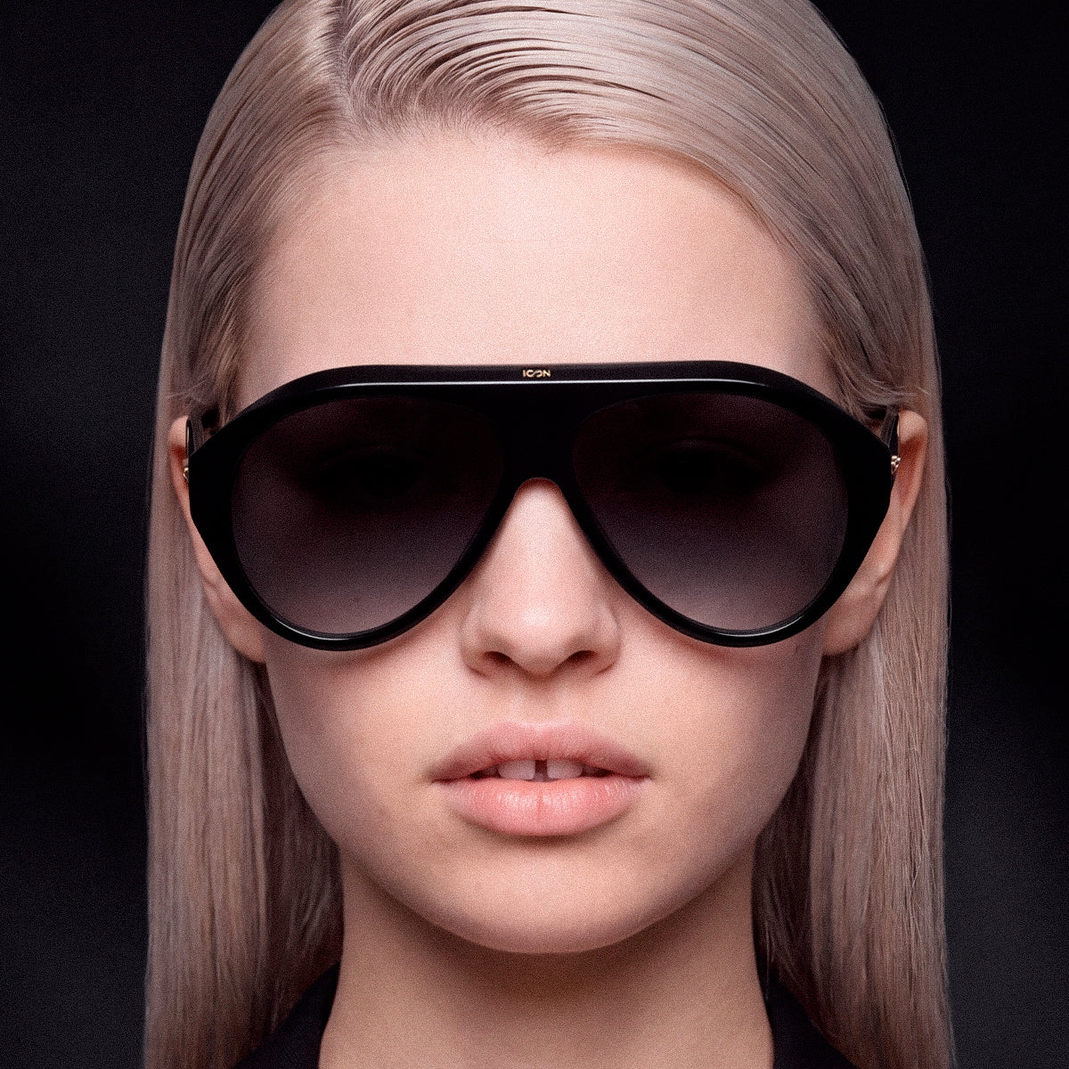 Icon Negro Brillo Lente Gris Degrade