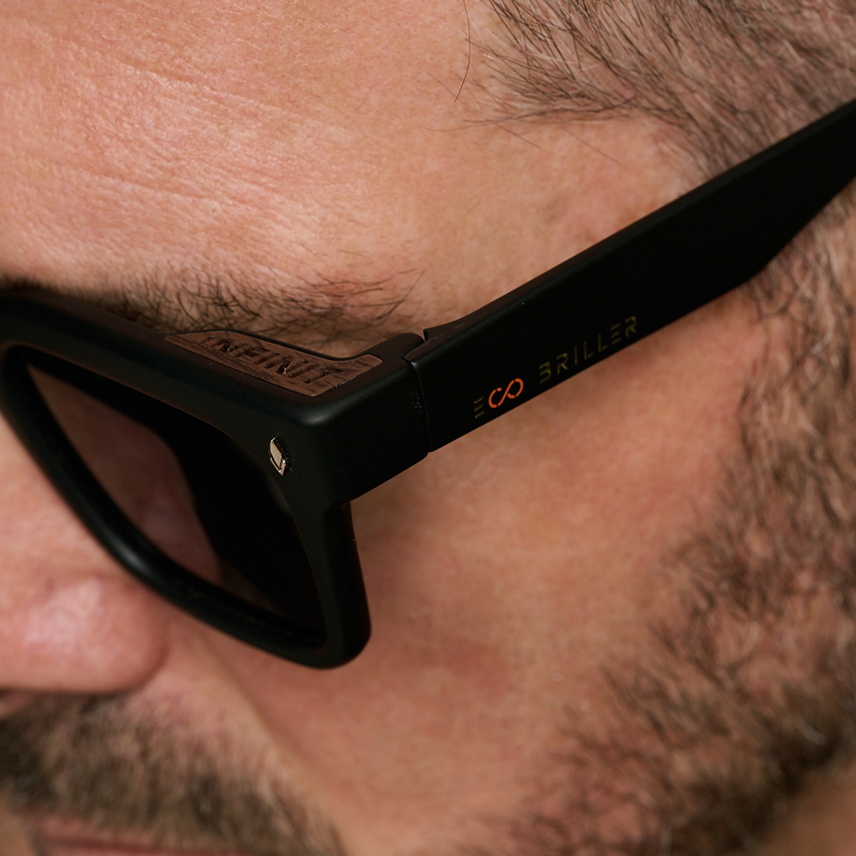 Jacobs Negro Mate Lente Gris Eco Sustentable