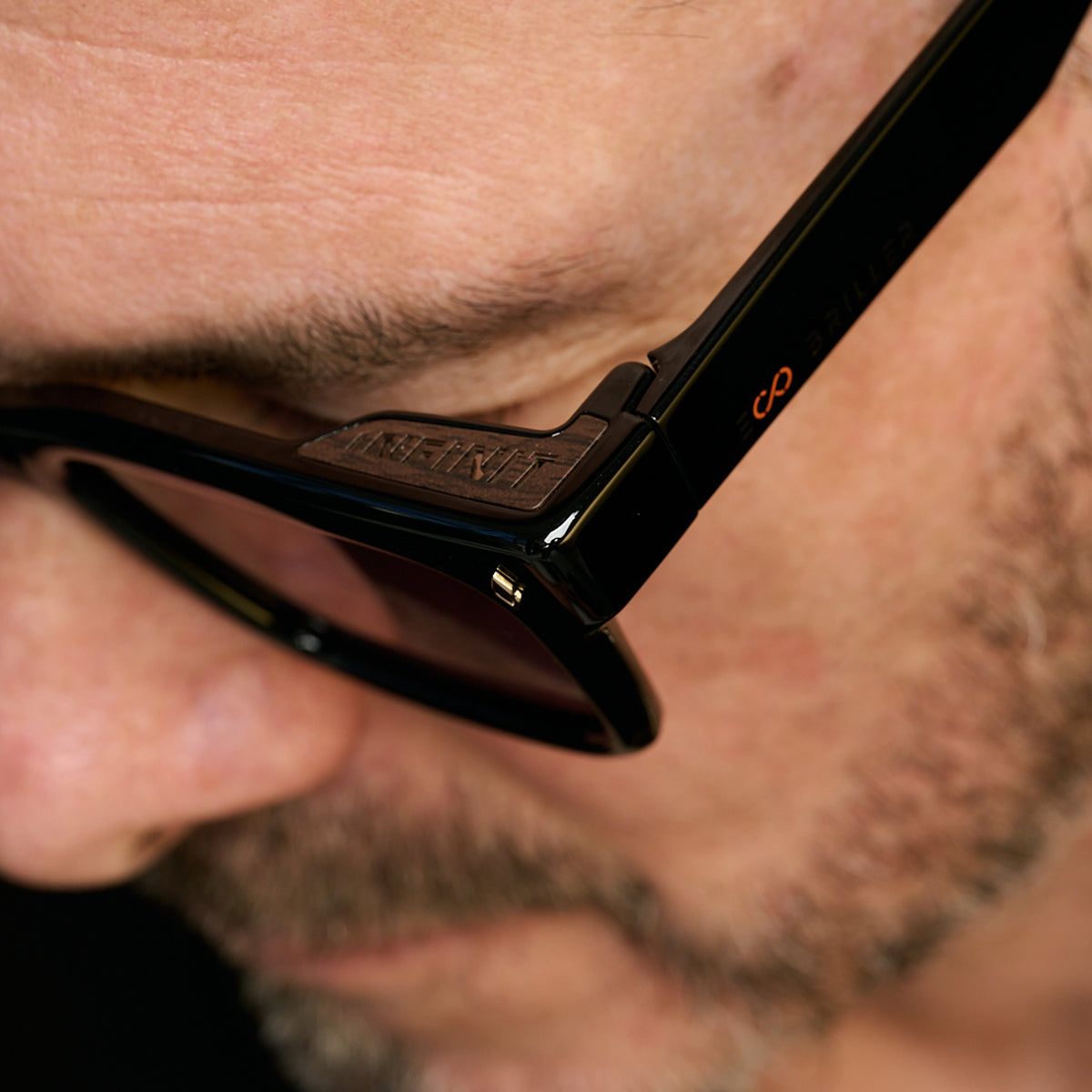 Jacobs Negro Brillo Lente Gris Degrade