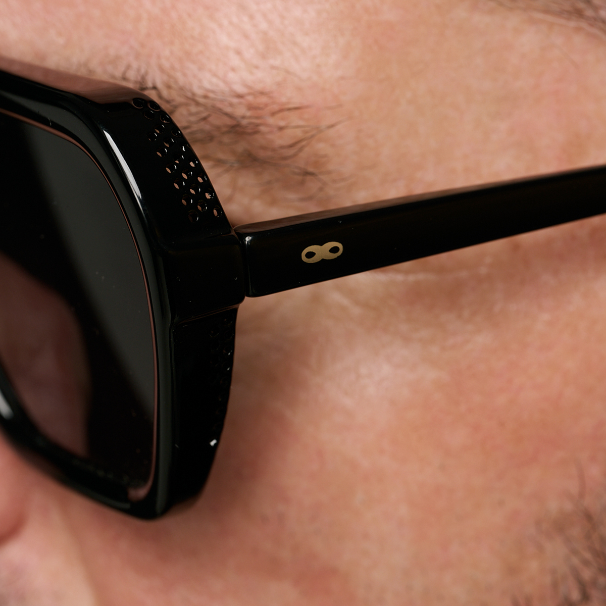 Lyon Negro Brillo Lente Gris Polarizado