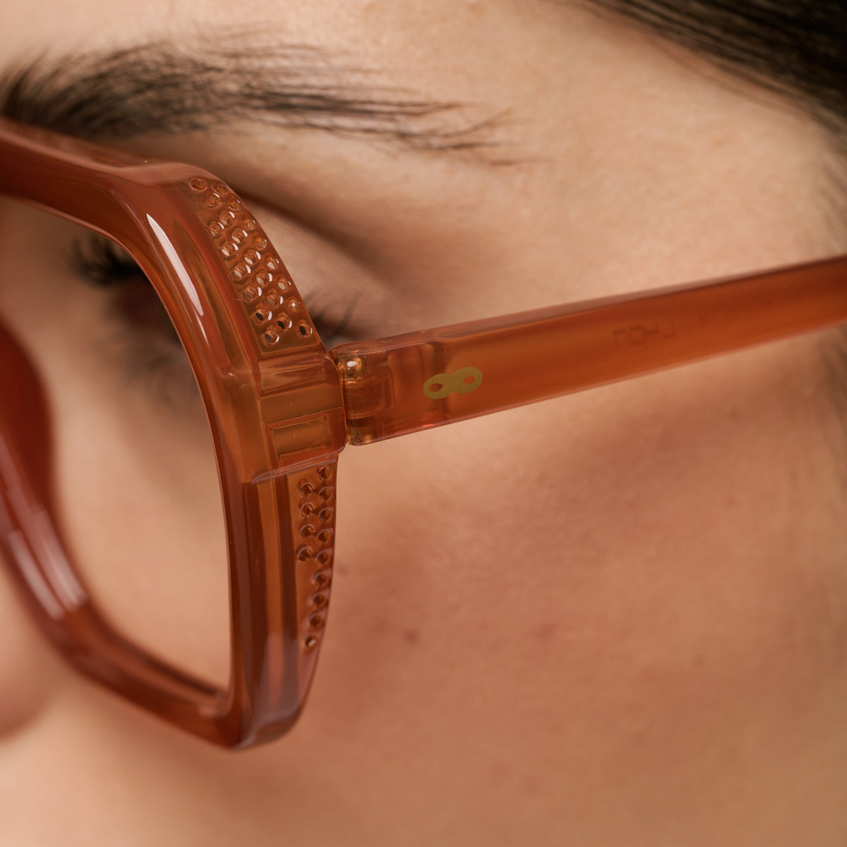 Armazon Lyon Dark Honey