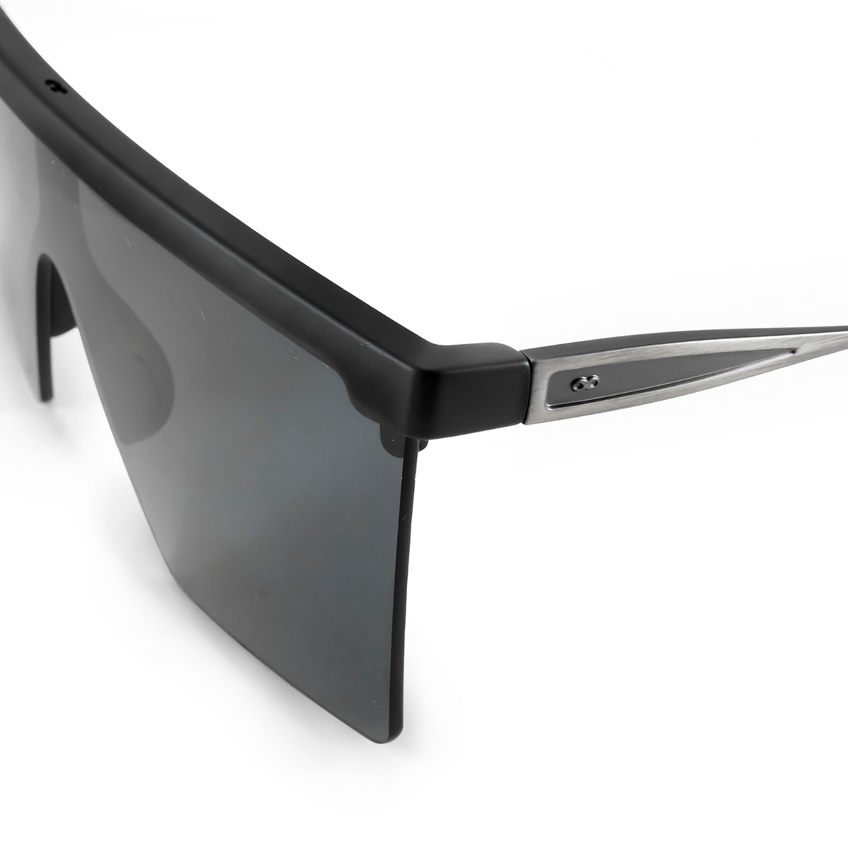 Moscow Metal Negro Mate Lente Gris