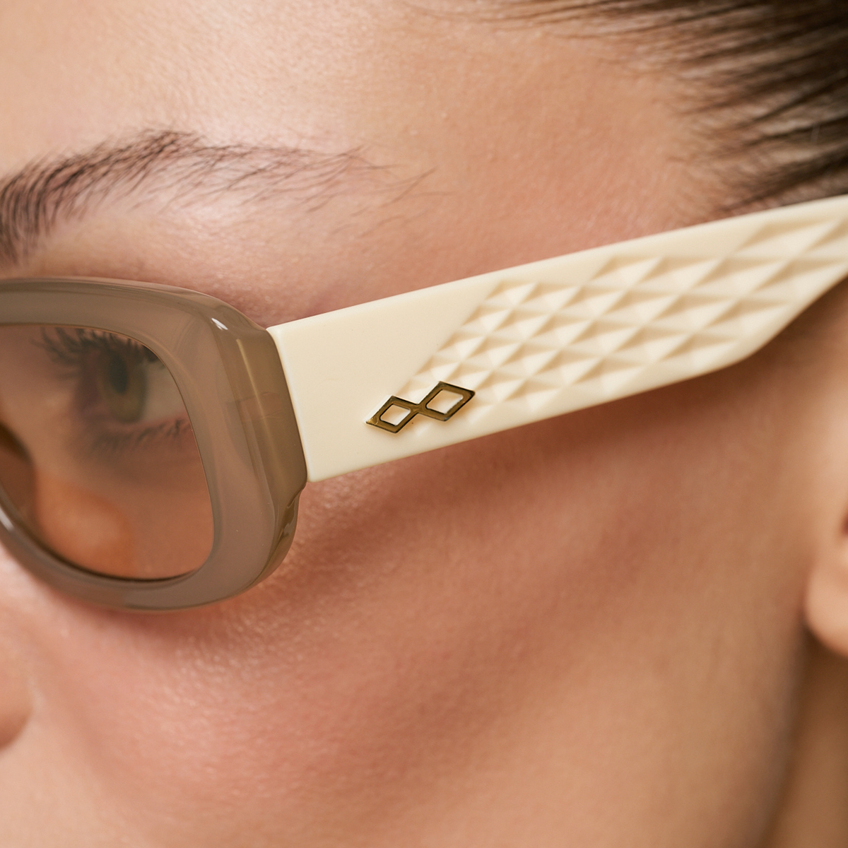 New York 3D Milky Brown Bone Lente Tostado