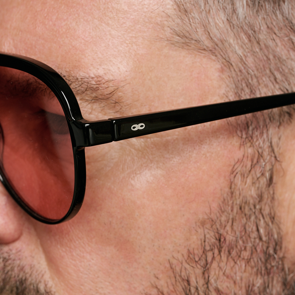 Paris Negro Brillo Lente Rosa