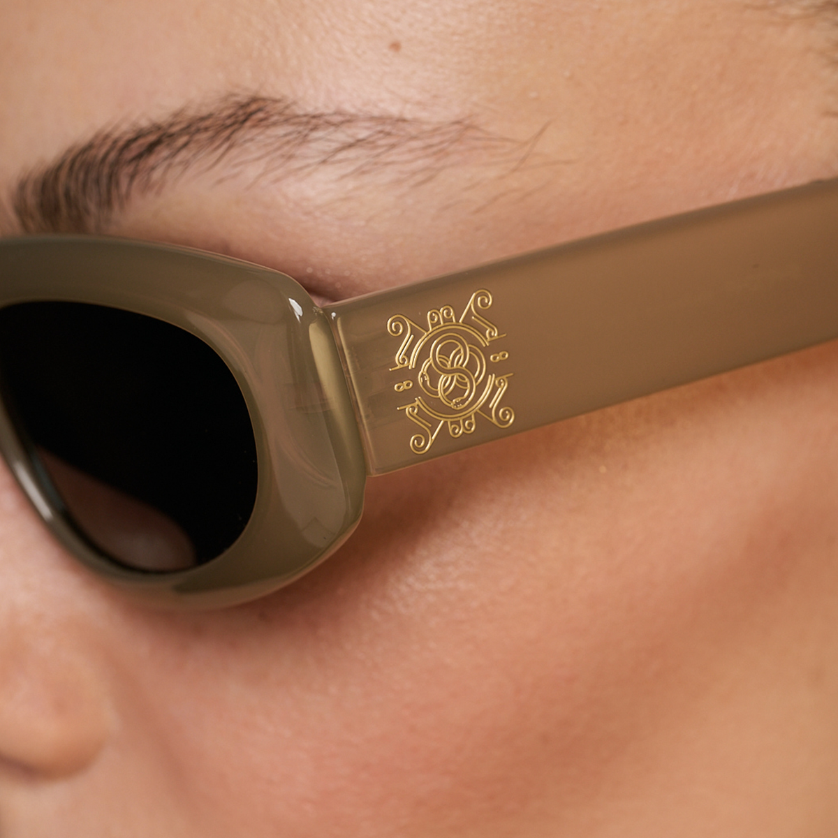 Shanghai Milky Brown Lente Gris Snake - imagen 4